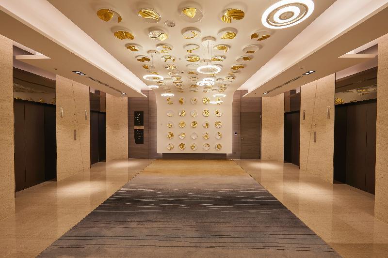Caesar Metro Taipei Hotel Luaran gambar The elevator lobby
